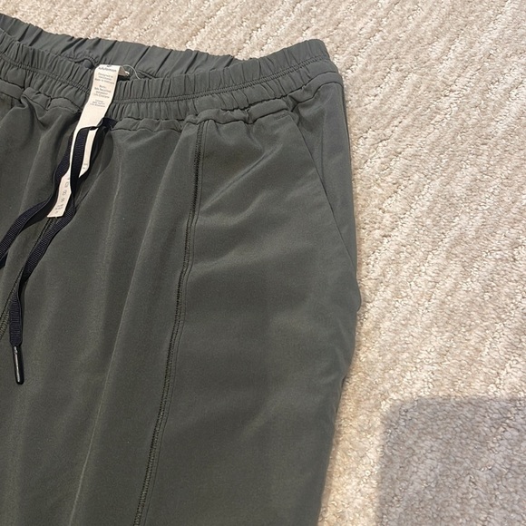 Lululemon drawstring capri pants - Picture 3 of 5